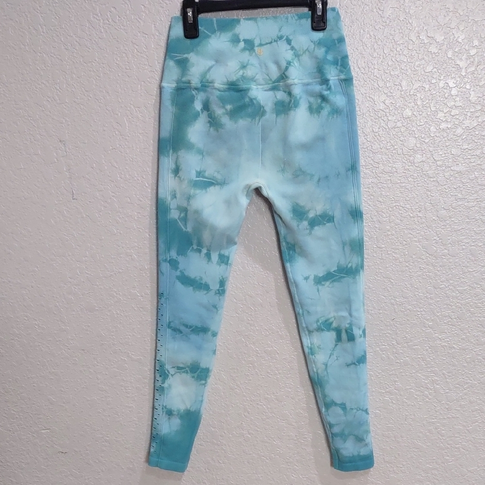 SPIRITUAL GANGSTER Blue Tie-Dye Leggings - Picture 3 of 16